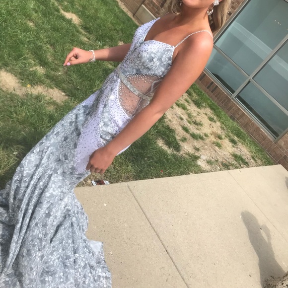 Prom dress - Picture 4 of 7